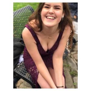 Meet your Posher, Courtney